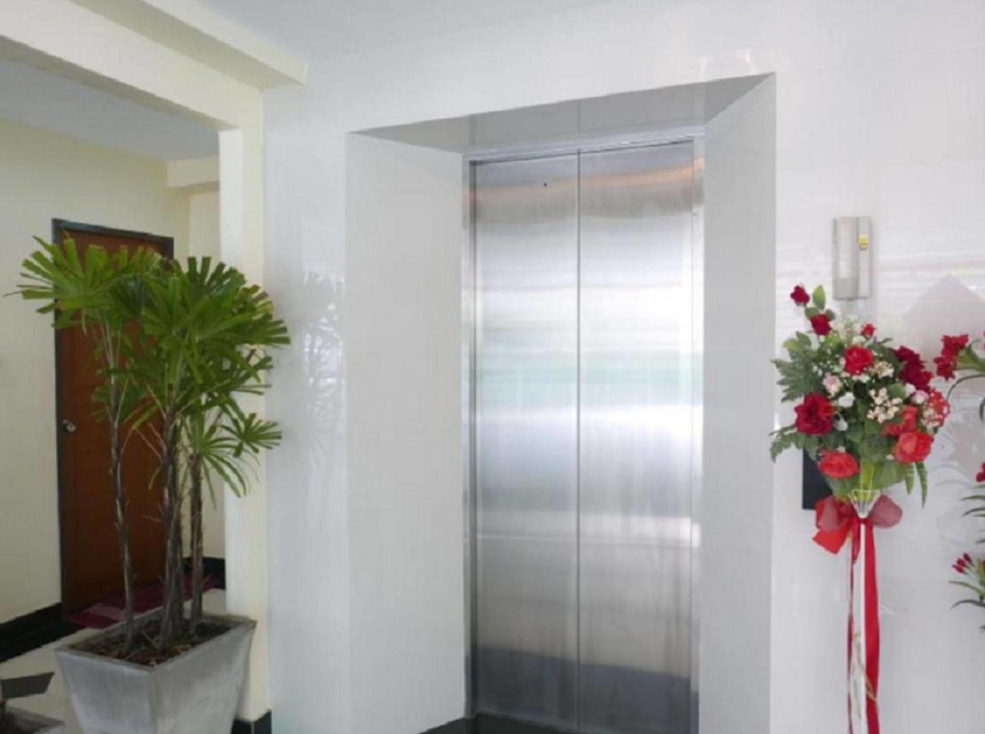 Nrv Place Apart Hotel Bangkok Exterior foto
